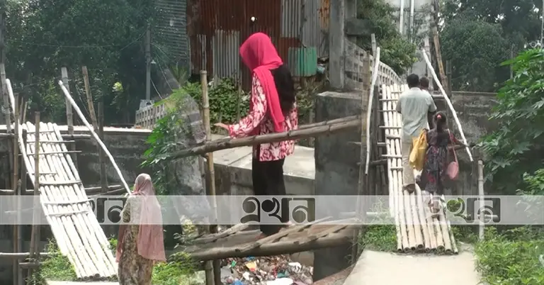 টাঙ্গাইলে লৌহজং নদীর ওপর নির্মাণাধীন সেতু